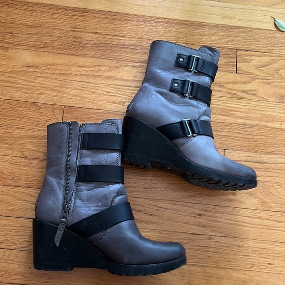 Sorel Shoes - Gray Sorel wedge moto boots